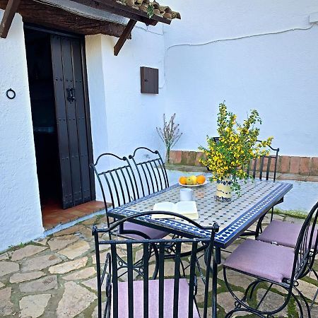 Vivelorural Casa Y Piscina En Zahara De La Sierra Villa Exterior photo